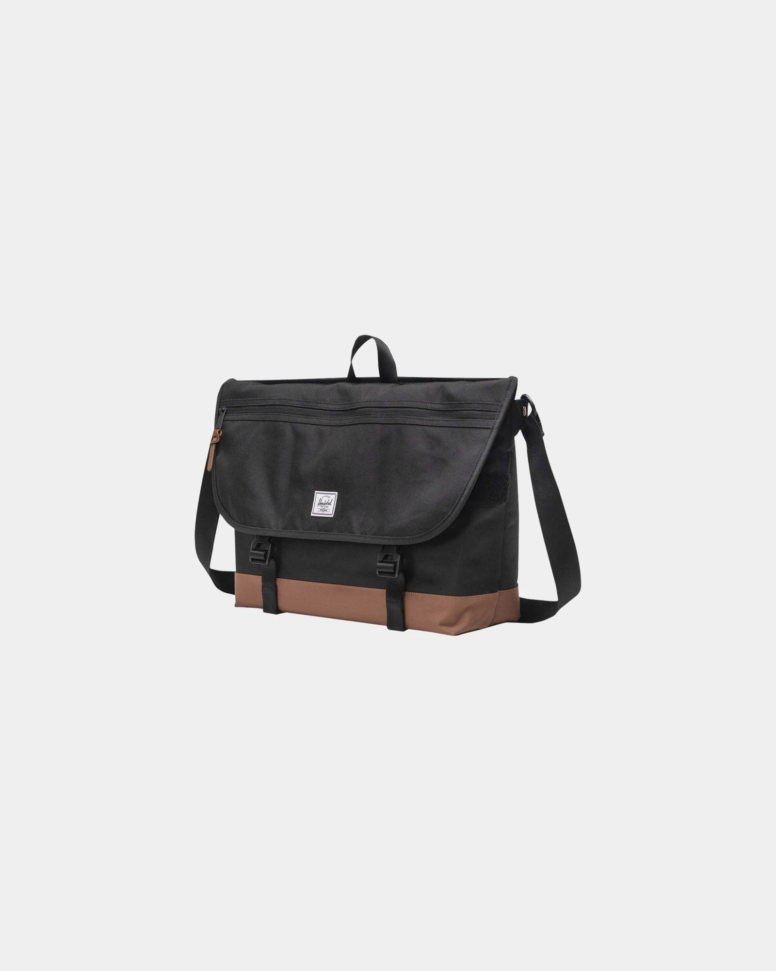 Custom recycled messenger bag Herschel Cove 22.5L - Black