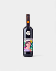 Wine bottle meet Anne-Laure to personalize