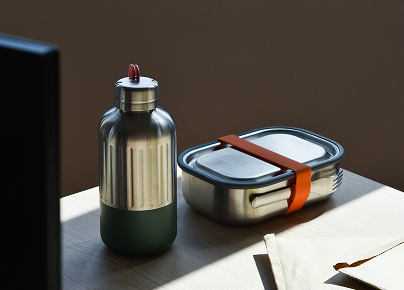 Custom water bottles and lunchboxes