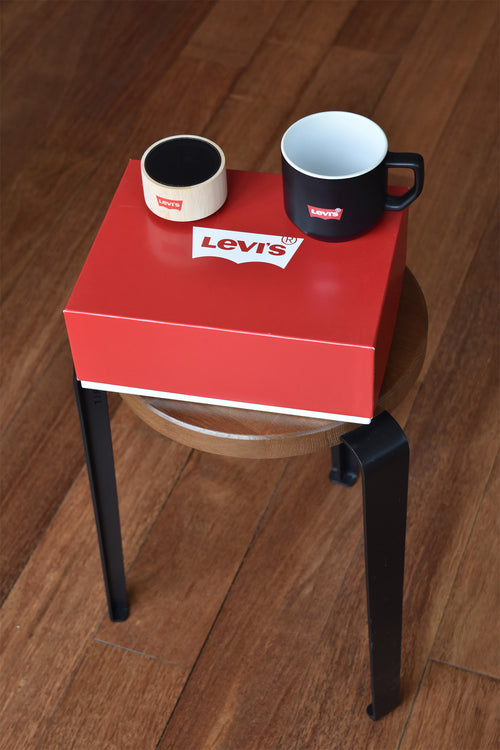 Levi's box