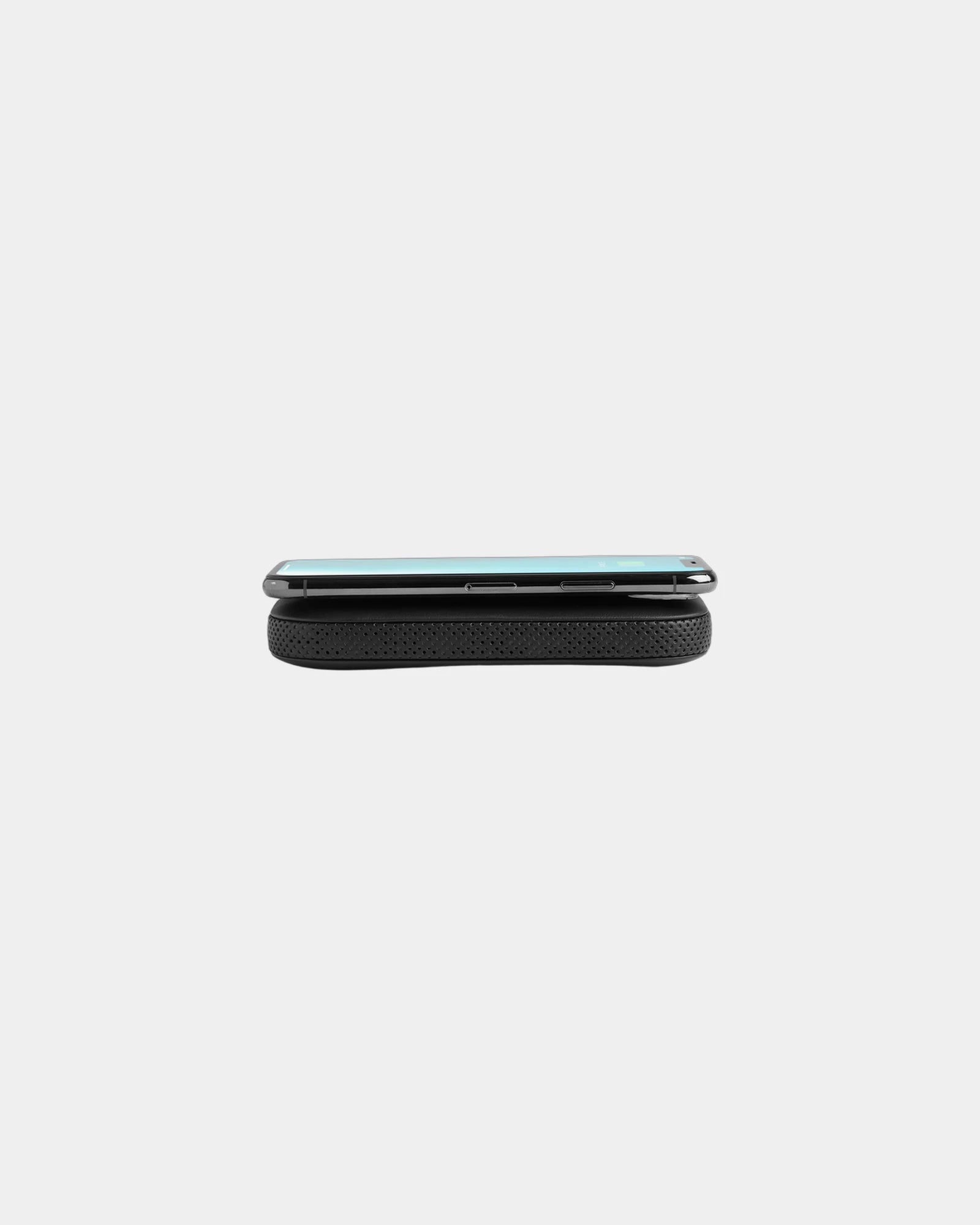 Custom wireless charging speaker Lexon Powersound - 4