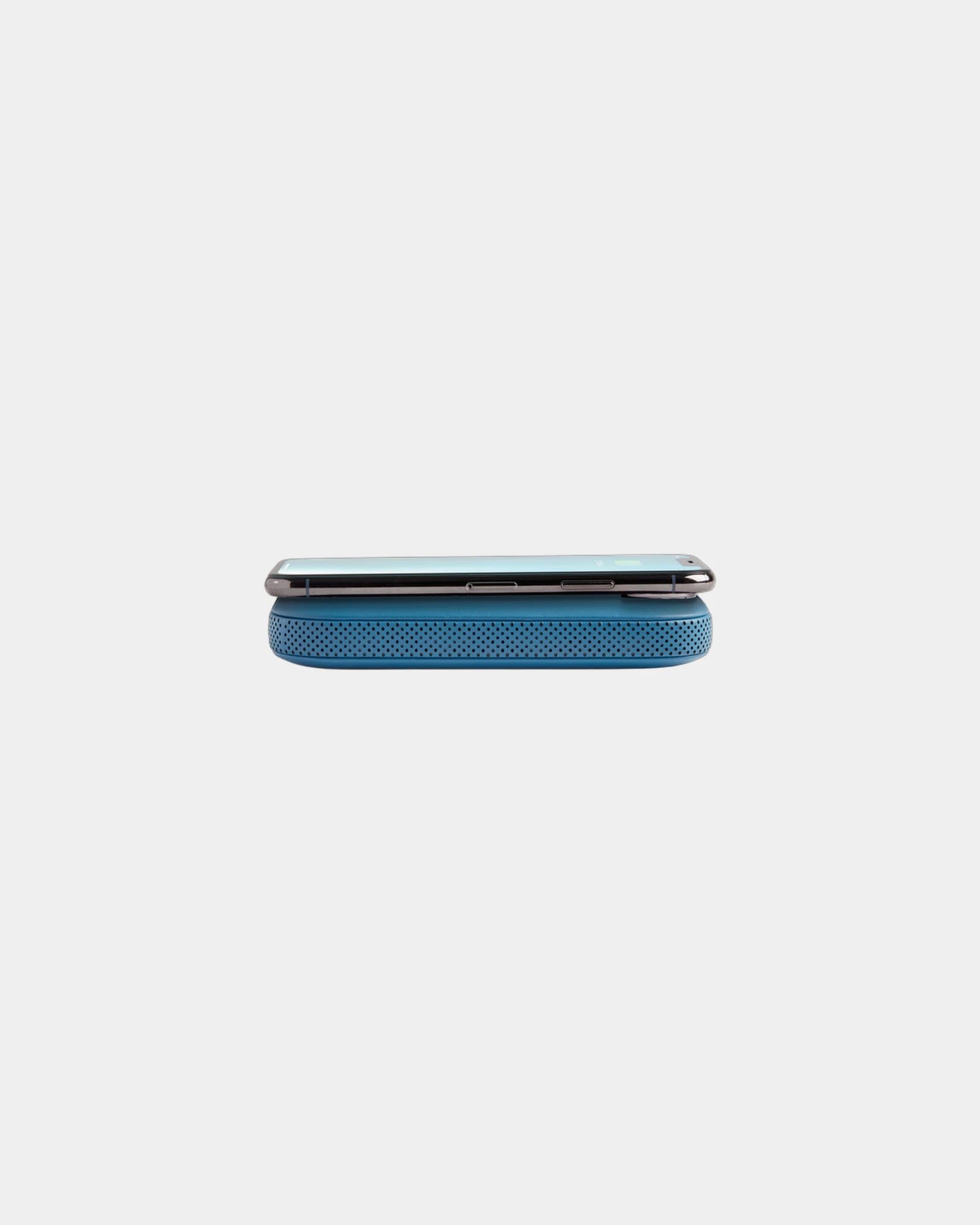 Custom wireless charging speaker Lexon Powersound - 16