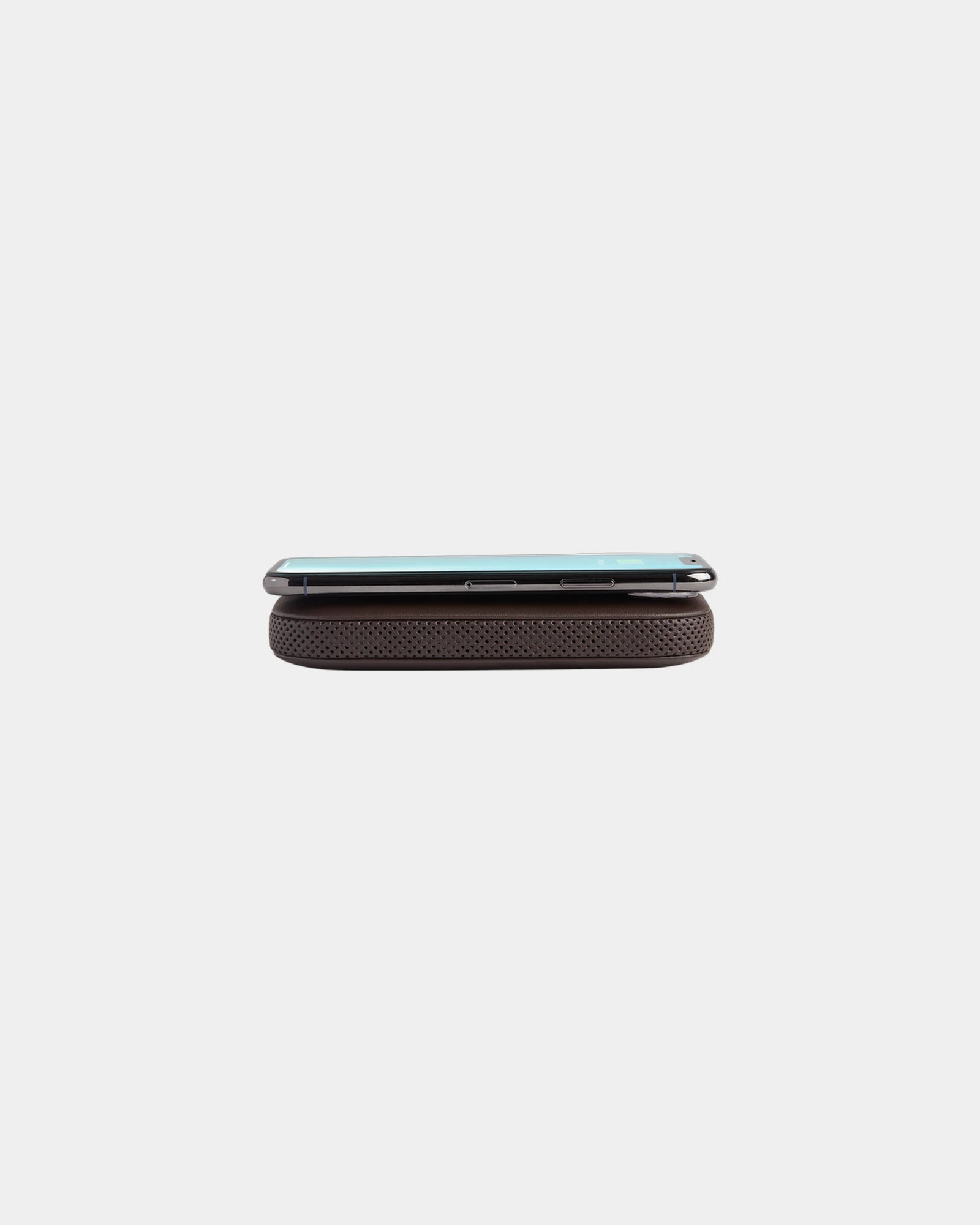 Custom wireless charging speaker Lexon Powersound - 31