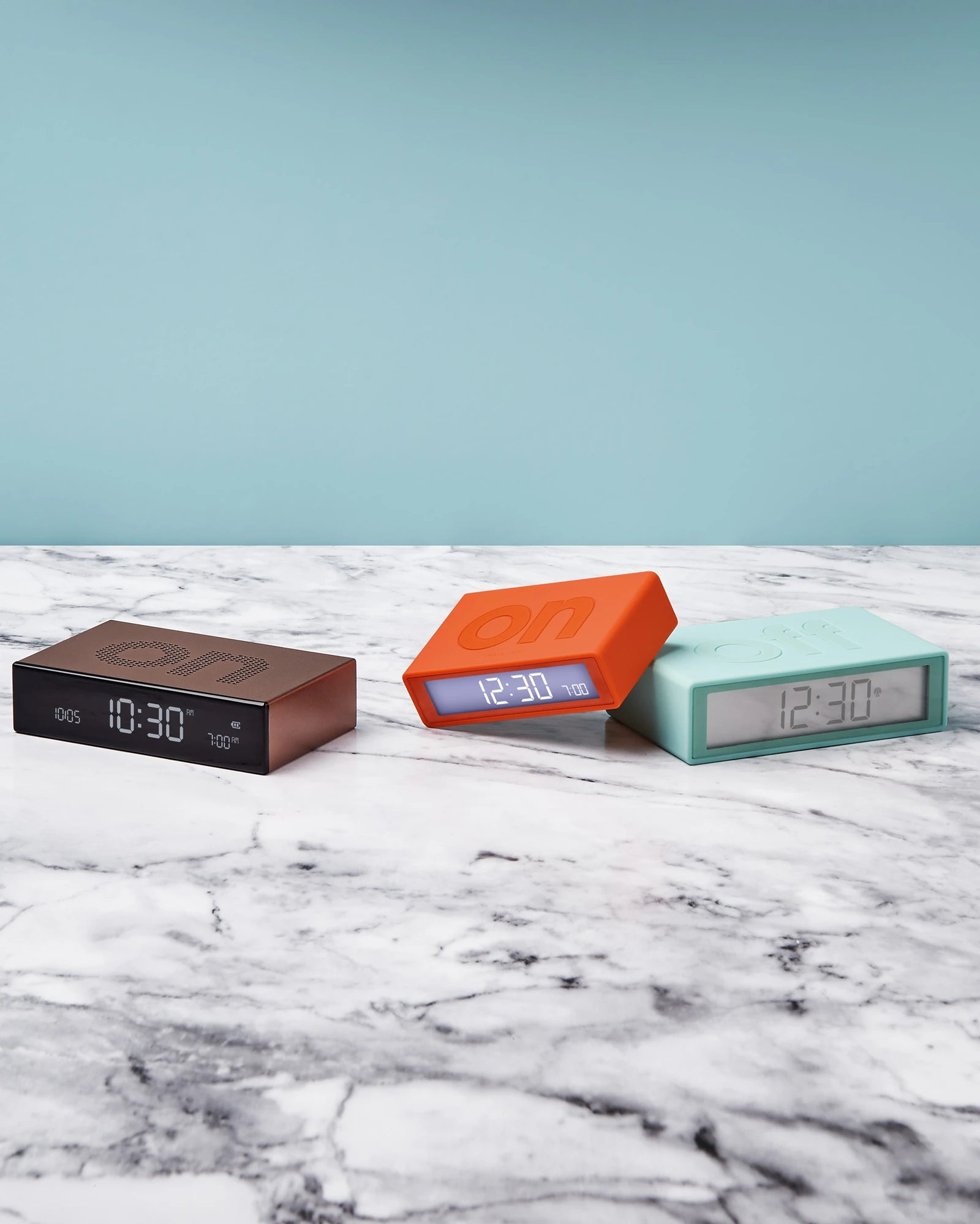 Custom aluminum clock Lexon Flip Premium - 8