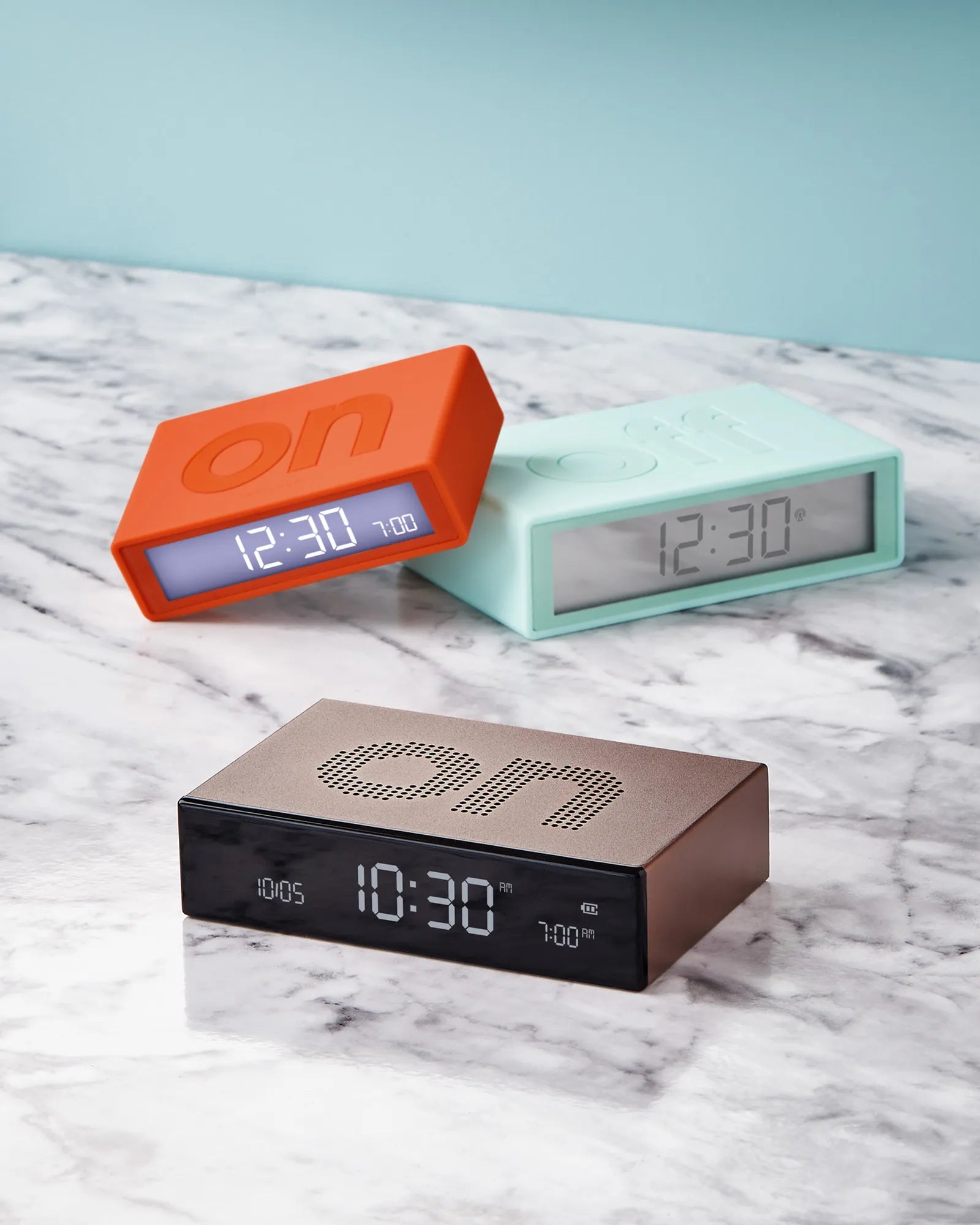 Custom aluminum clock Lexon Flip Premium - 6