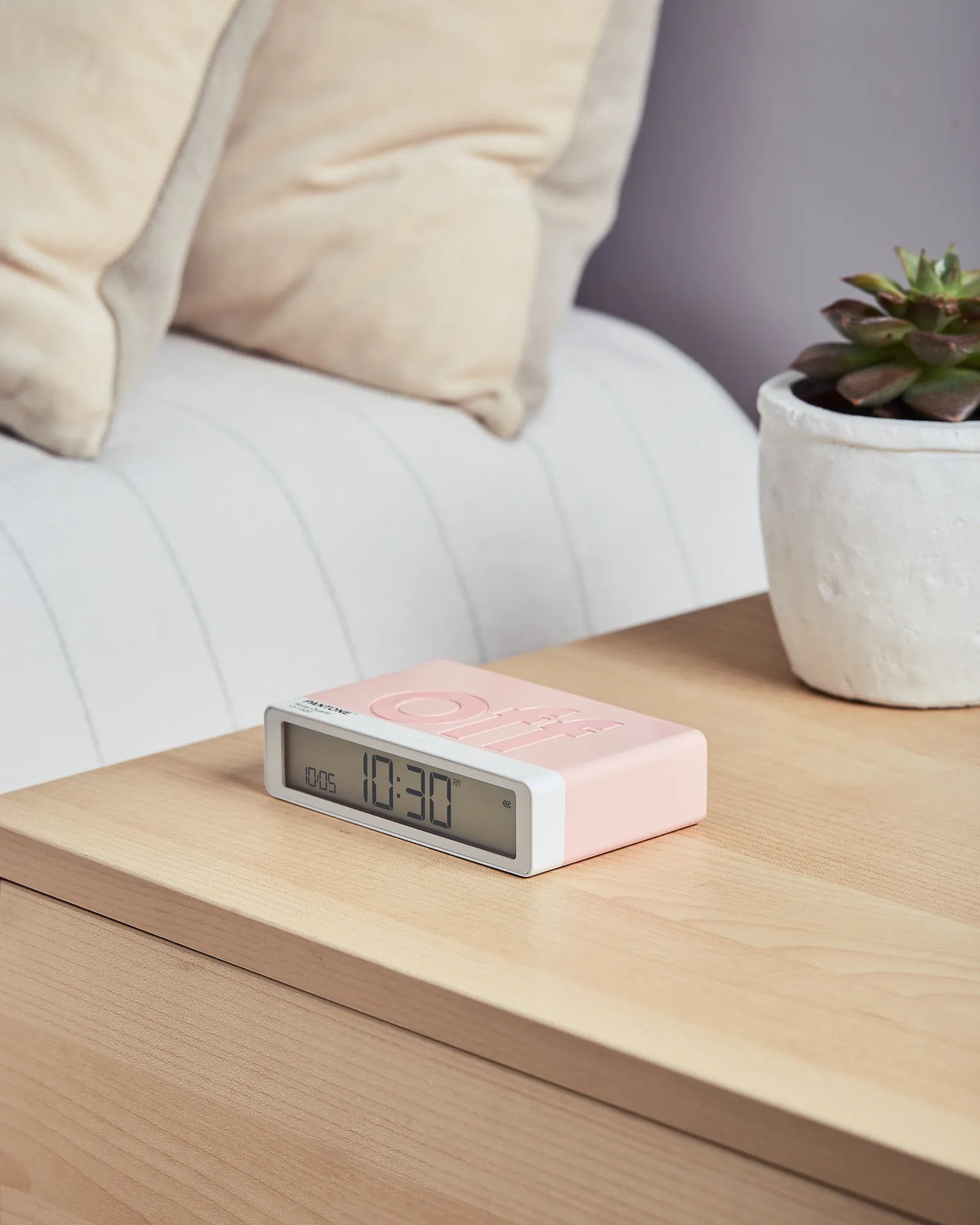Custom rechargeable LCD alarm clock Lexon Flip+ - 30