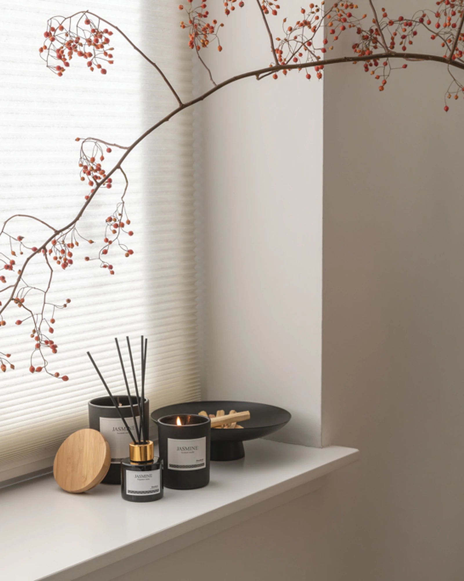 Promotional scented candle with bamboo lid - 8