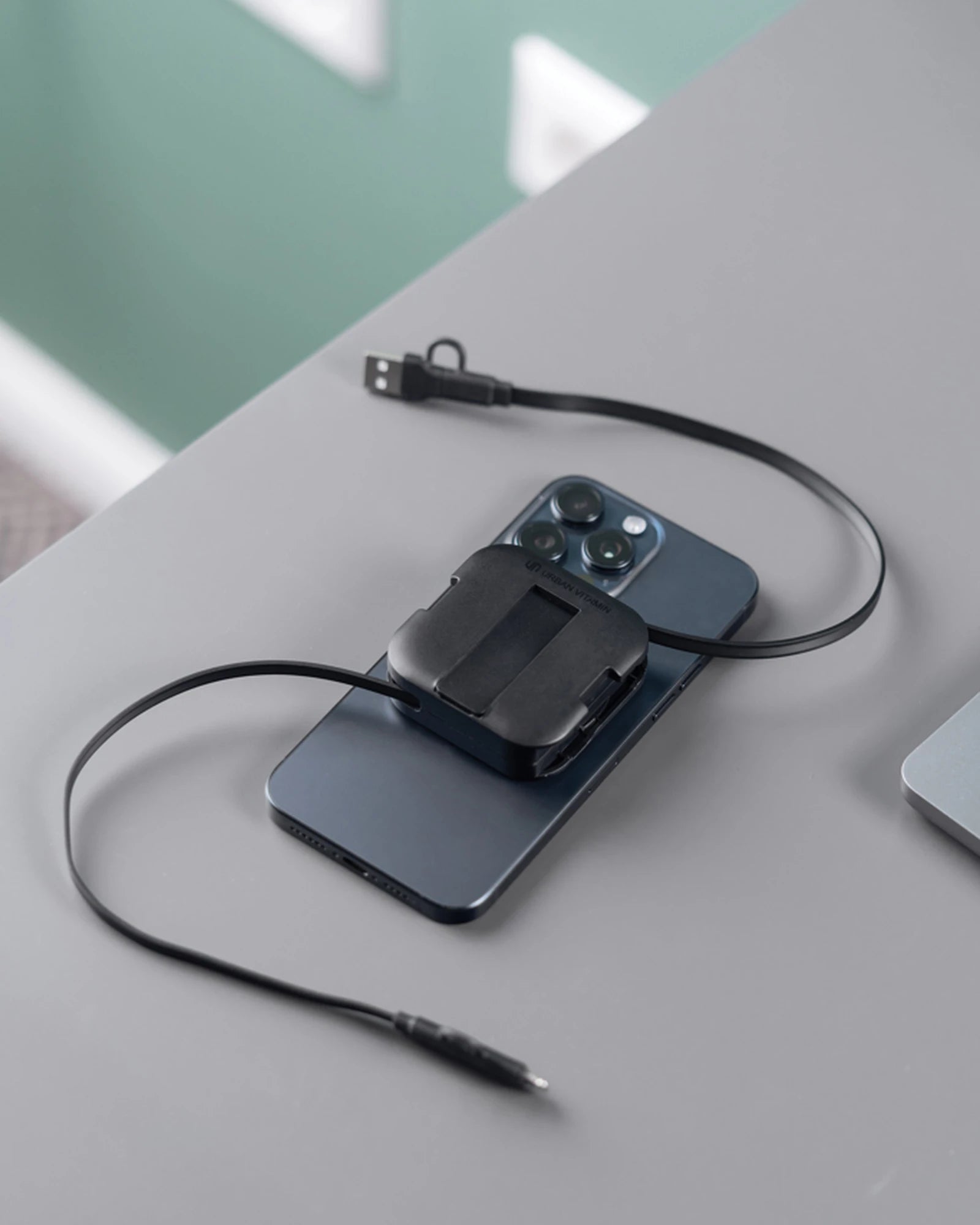 Custom magnetic 100W phone holder Urban Vitamin San Jose - 9
