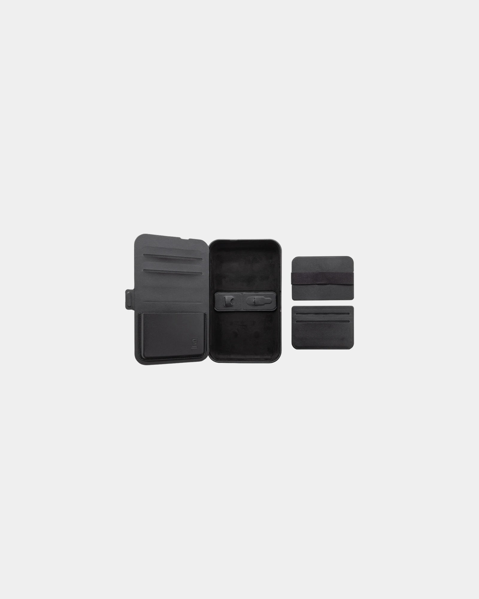 Custom recycled PU travel case with 3-in-1 charger - 5