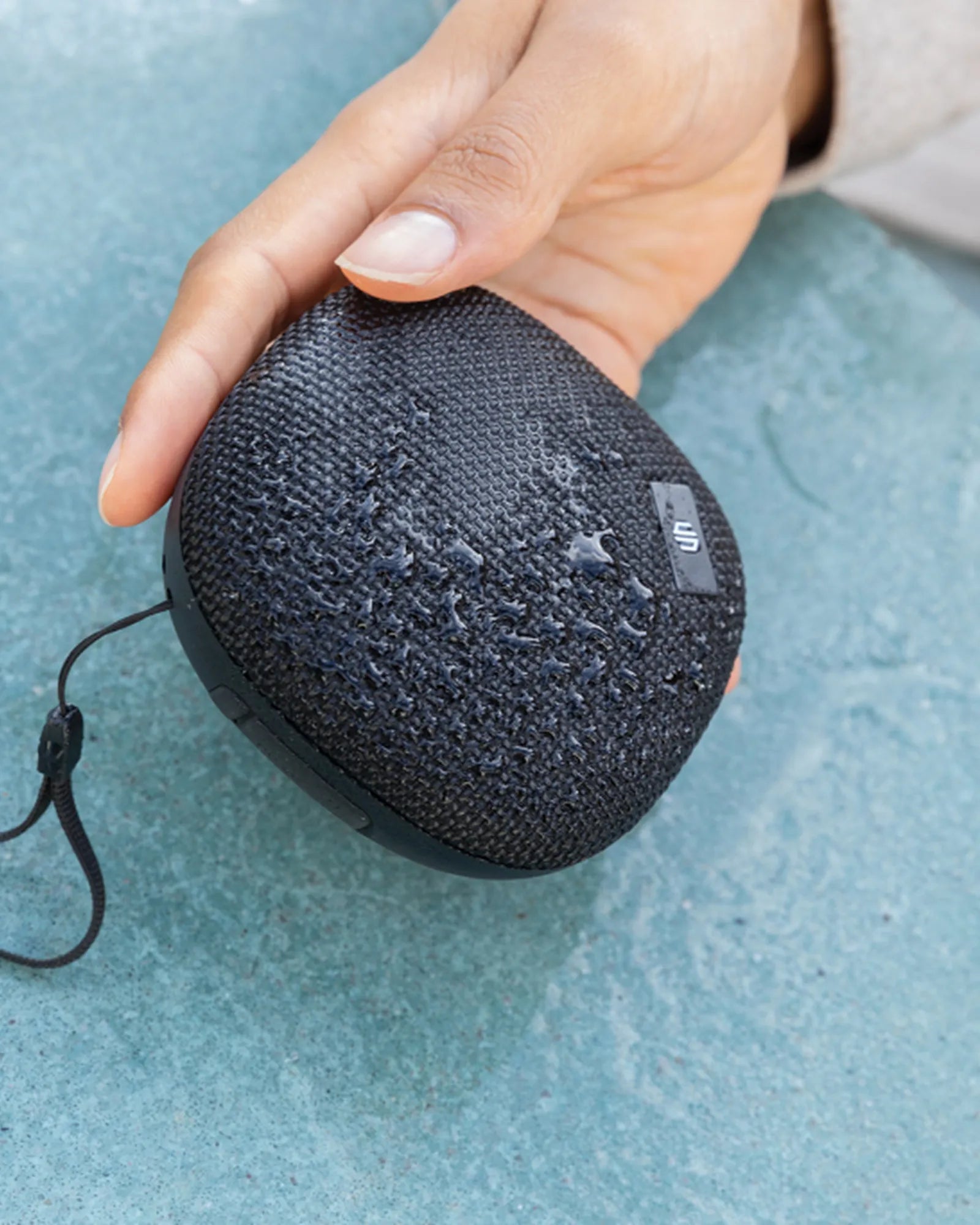 Custom waterproof speaker Urban Vitamin Hayward - 9
