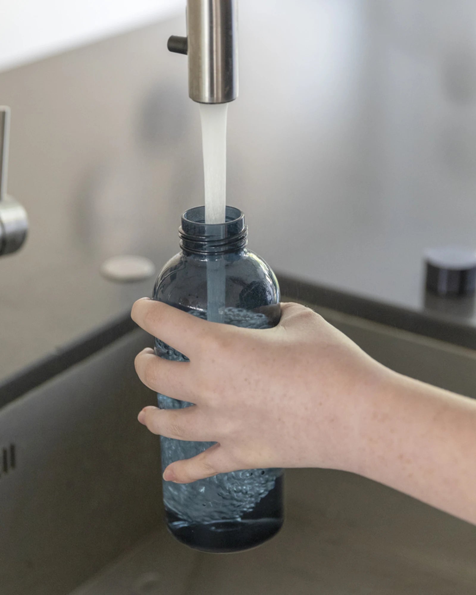 Promotional waterproof 620ml water bottle - 16