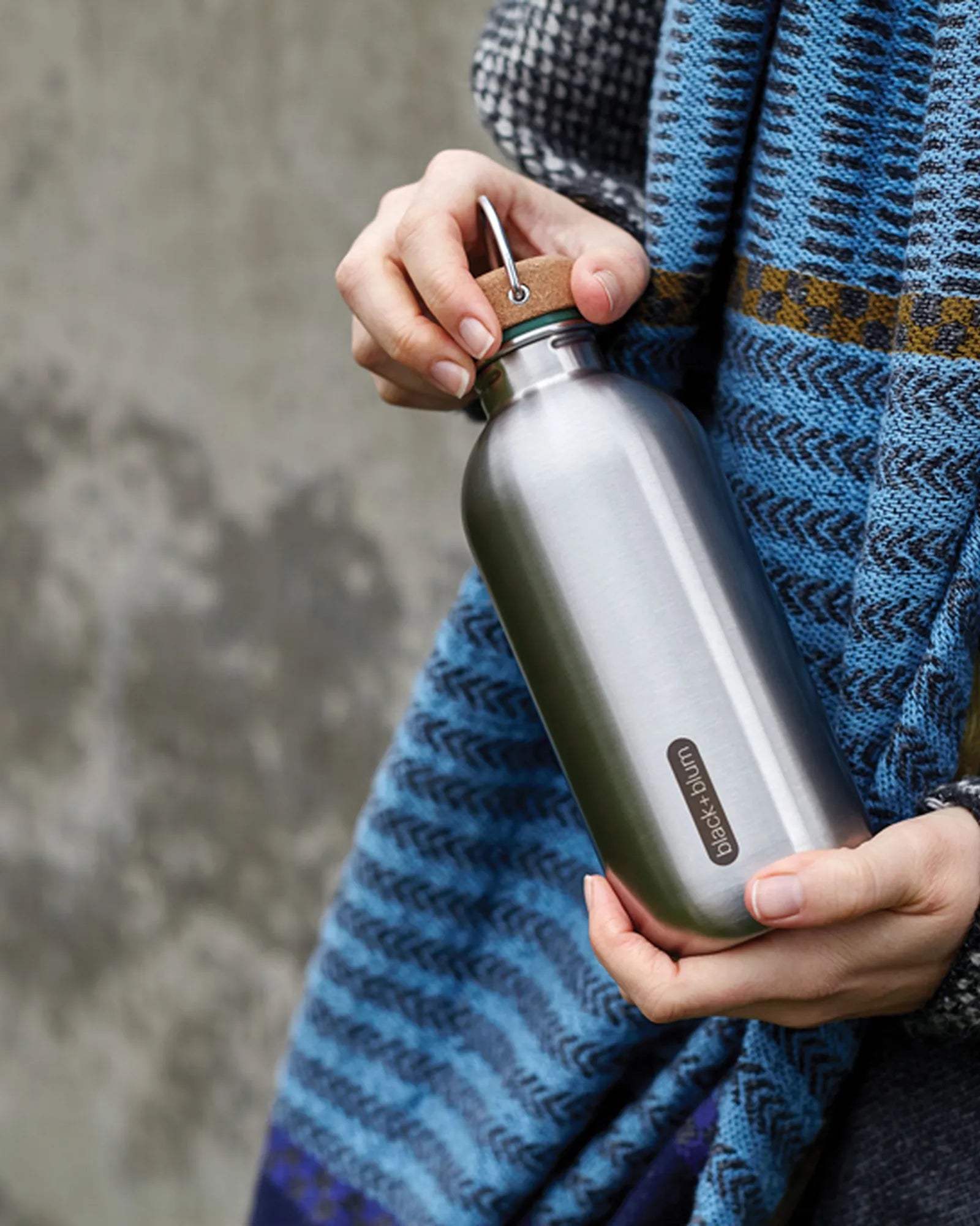 Custom eco-friendly stainless steel water bottle Black + Blum - 14
