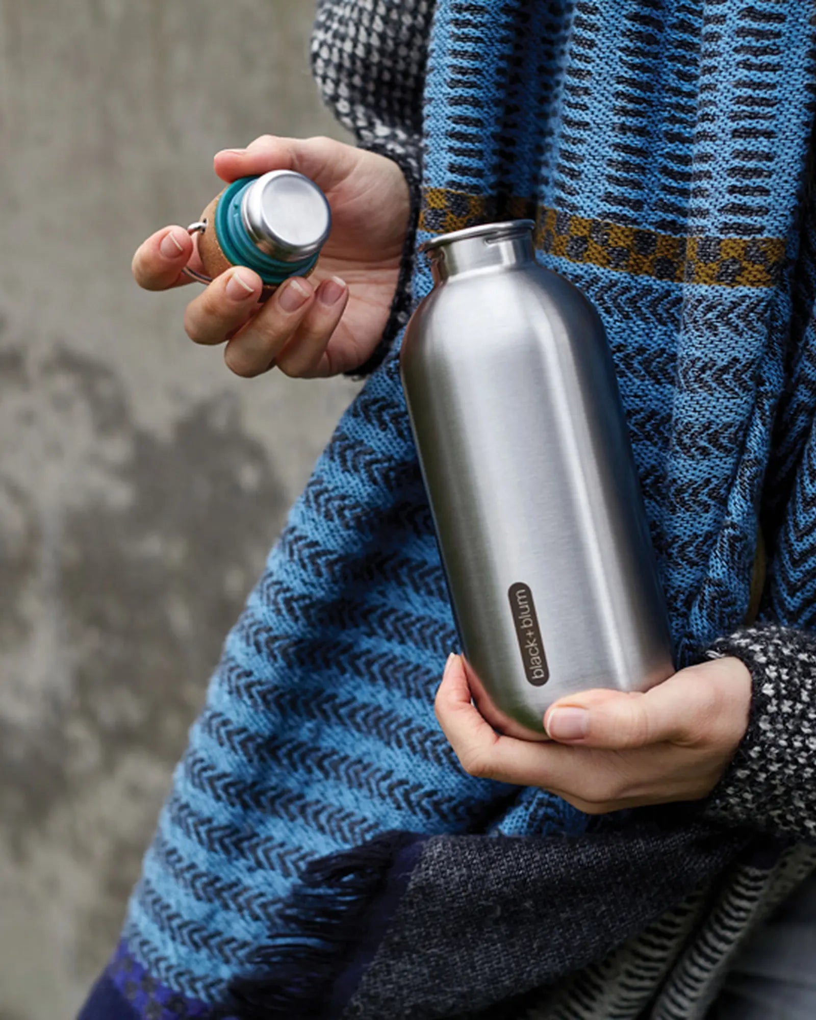 Custom eco-friendly stainless steel water bottle Black + Blum - 13