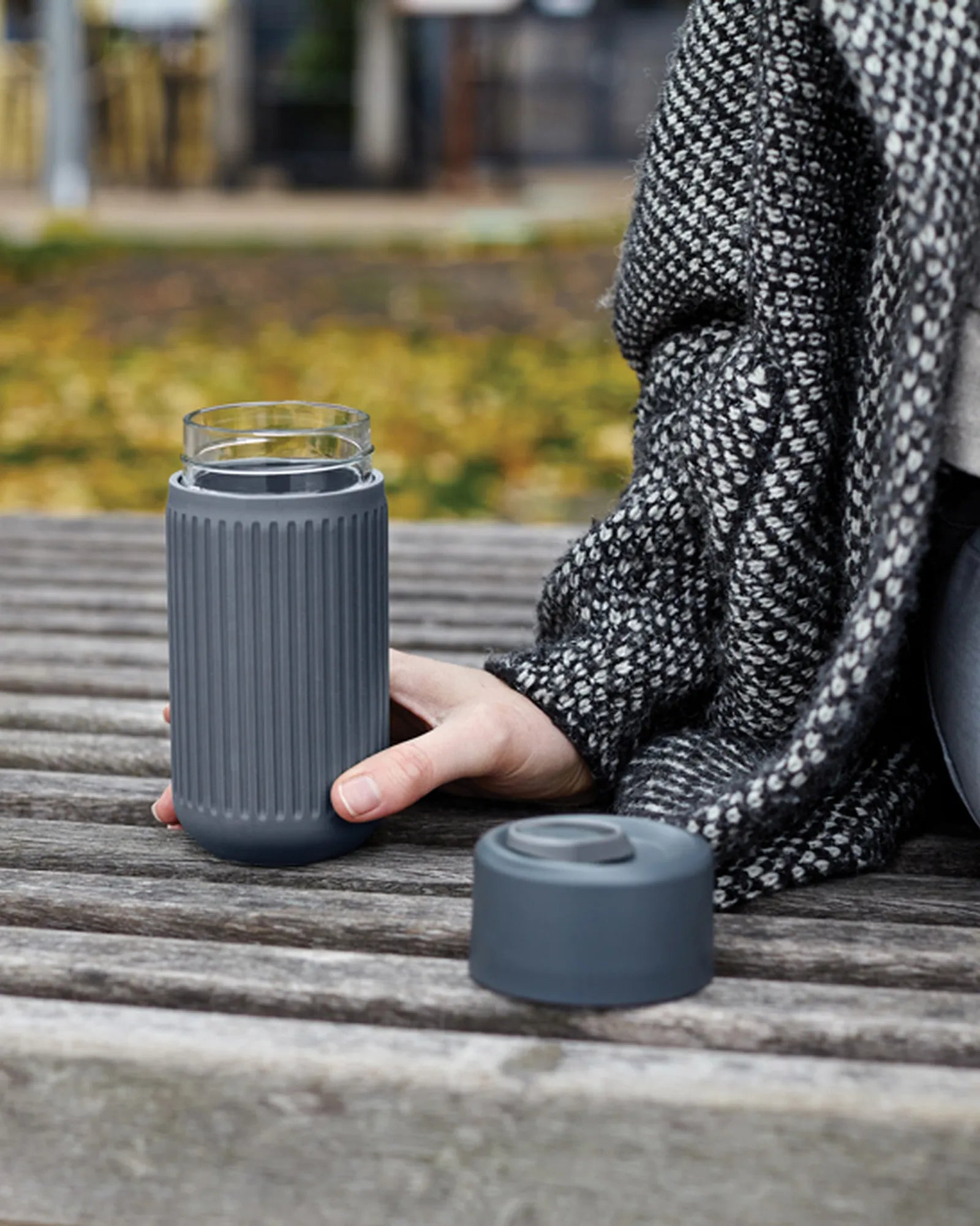Custom eco-friendly glass travel mug Black + Blum 340ml - 4