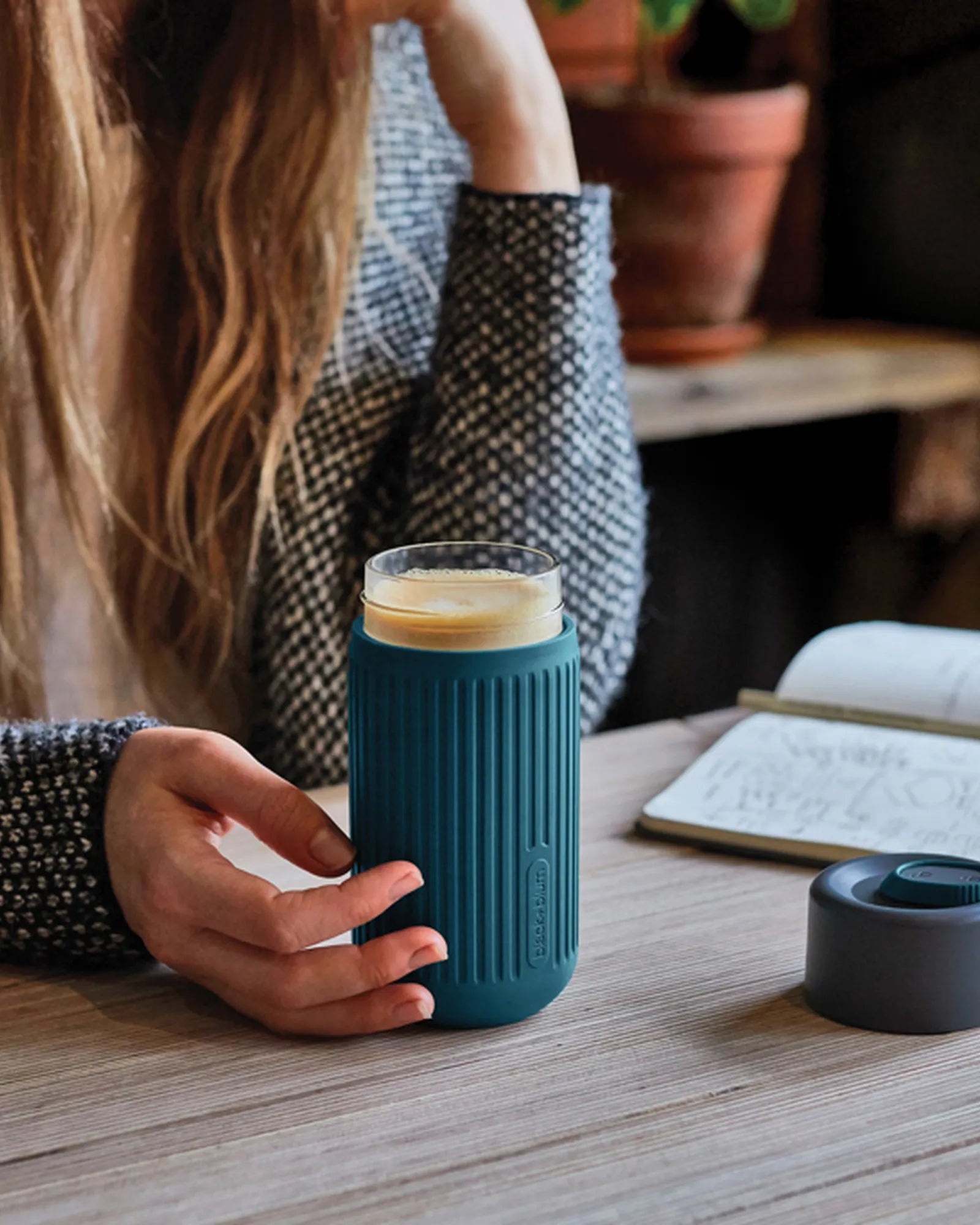 Custom eco-friendly glass travel mug Black + Blum 340ml - 17
