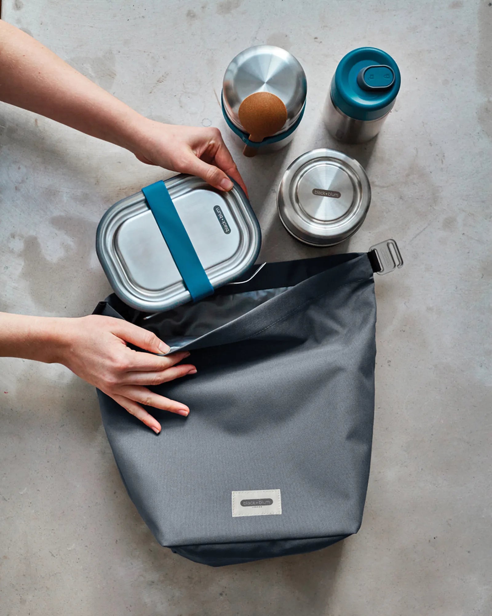 Custom rPET insulated lunch bag Black + Blum 6.7L - 18