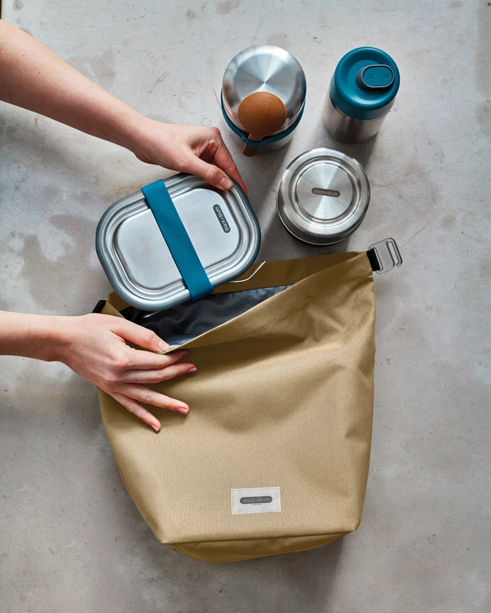 Custom rPET insulated lunch bag Black + Blum 6.7L - 28