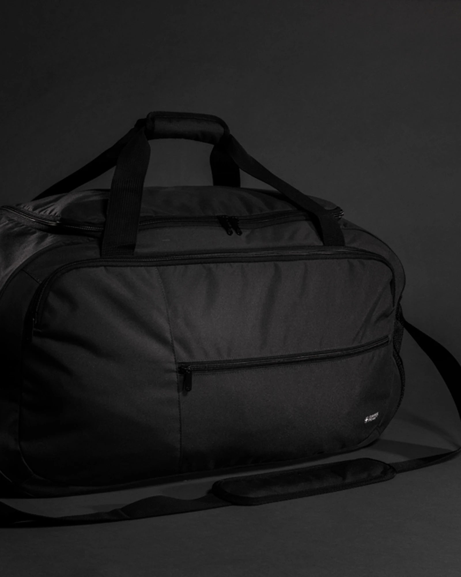 Custom rPET AWARE™ sports bag - 7