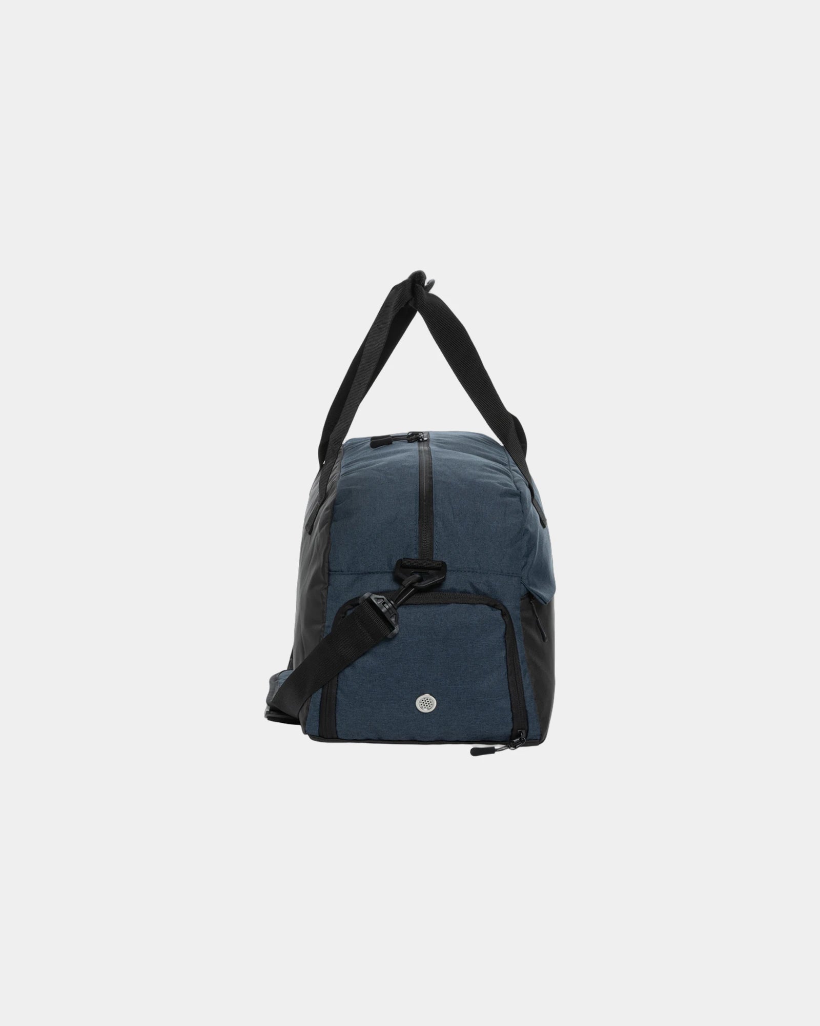 Custom rPET AWARE™ sports bag - 17