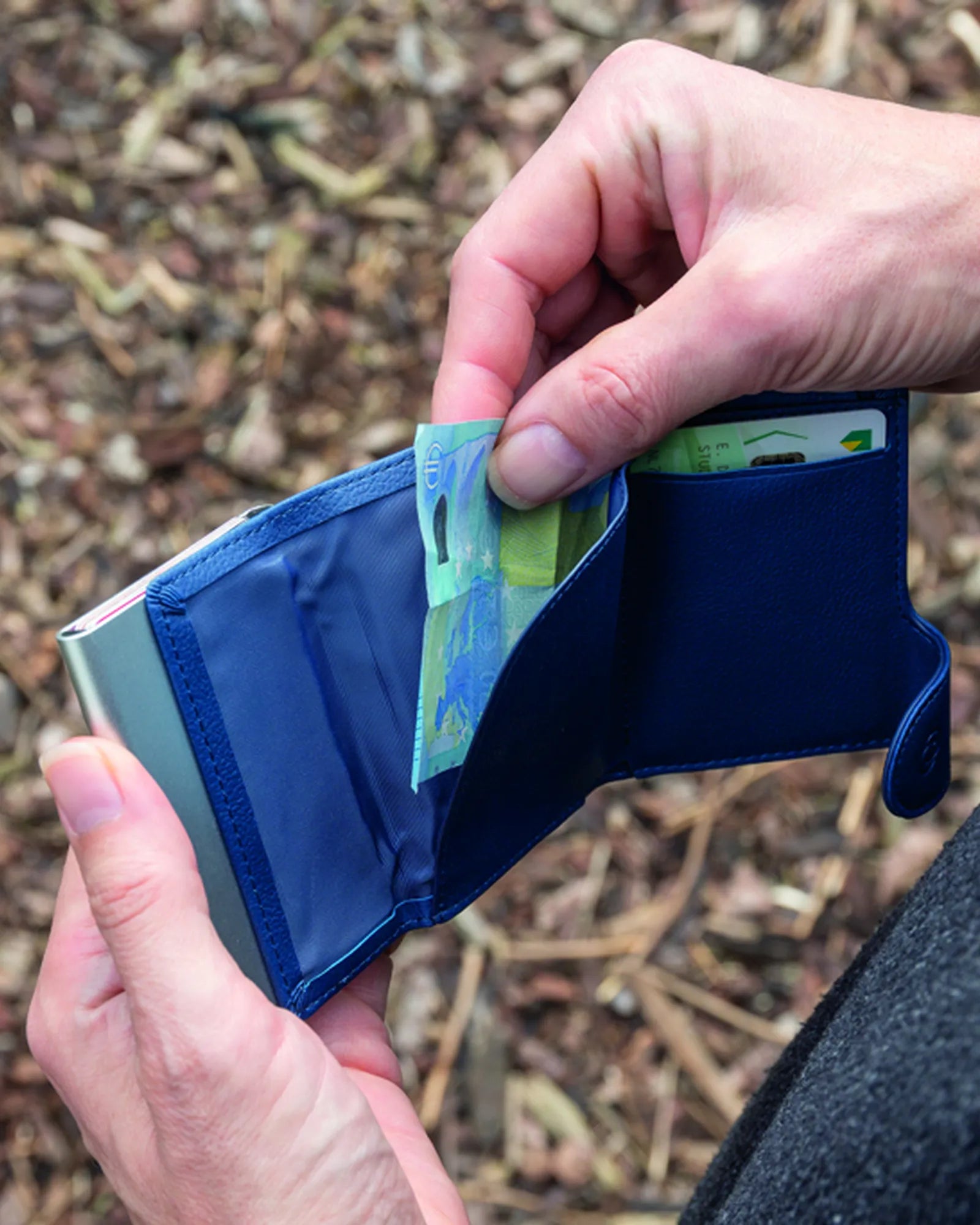 Promotional aluminum RFID card holder - 15