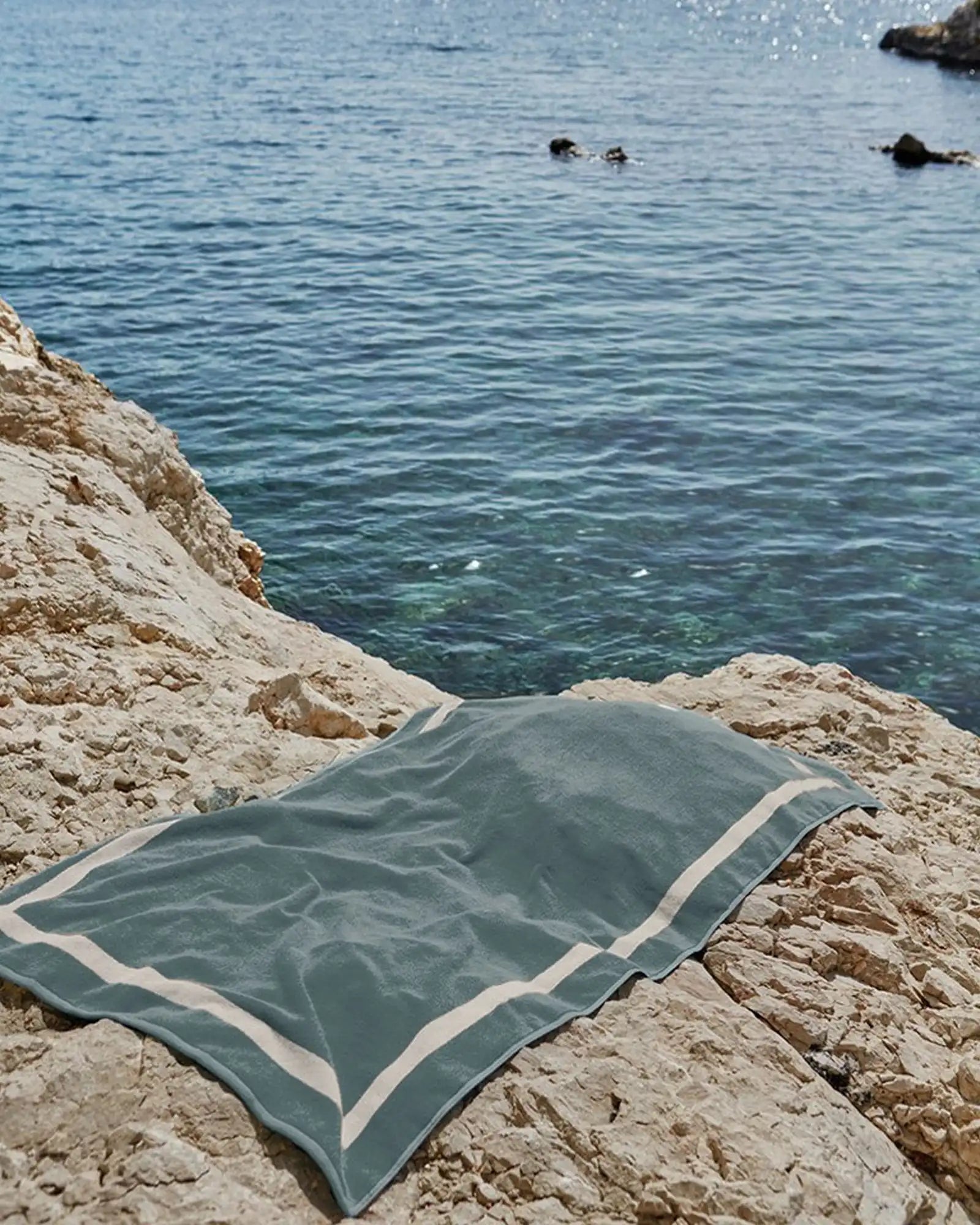 Custom eco-friendly beach towel LA SERVIETTE PARIS 90x170 - 24