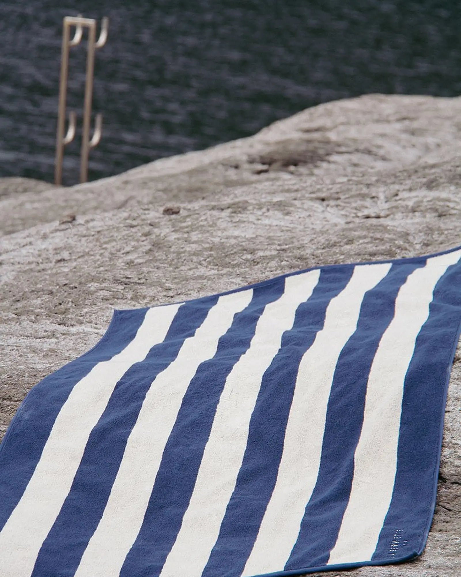 Custom eco-friendly beach towel LA SERVIETTE PARIS - 11