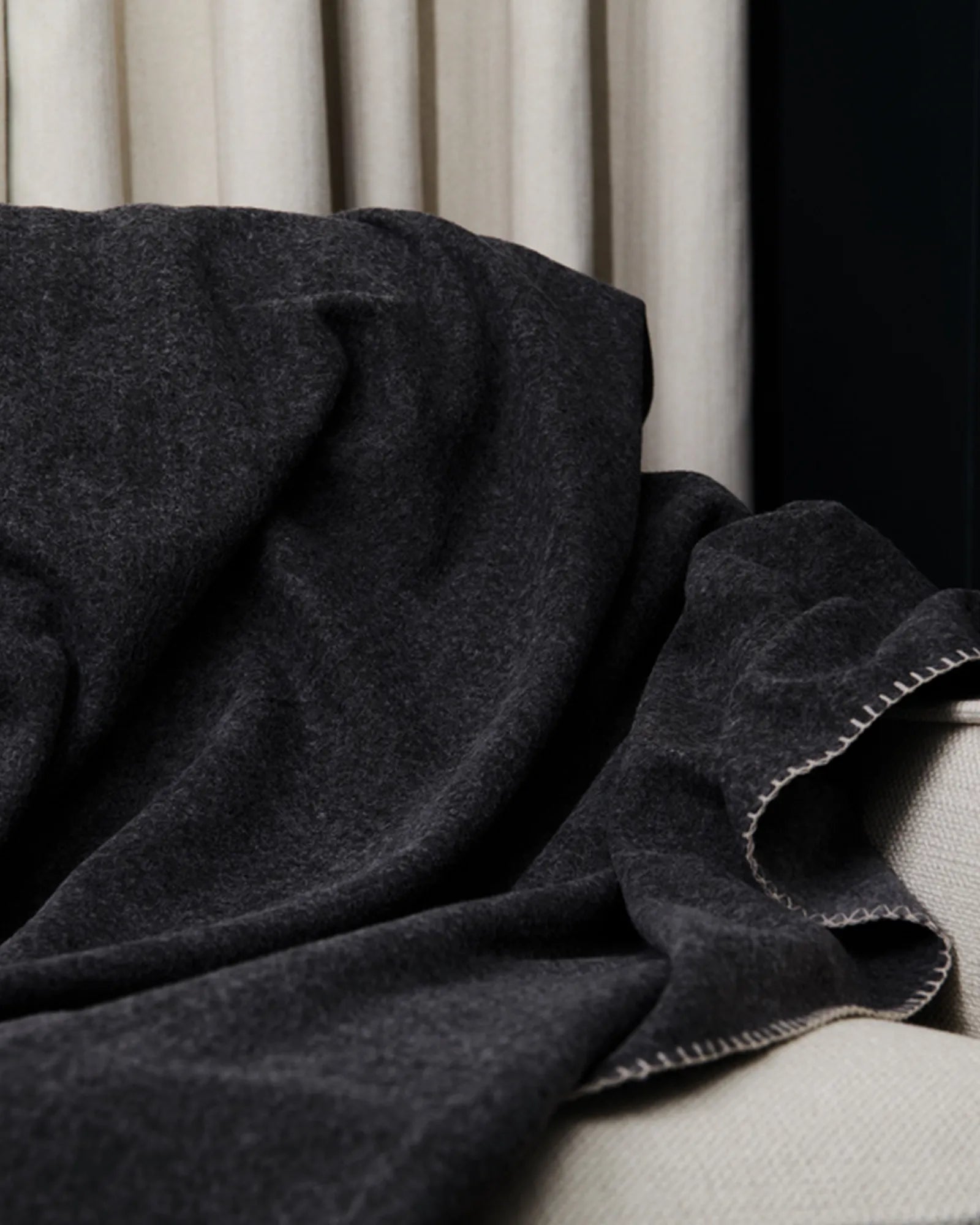 Custom promotional recycled polyester blanket Vinga Bilton - 4
