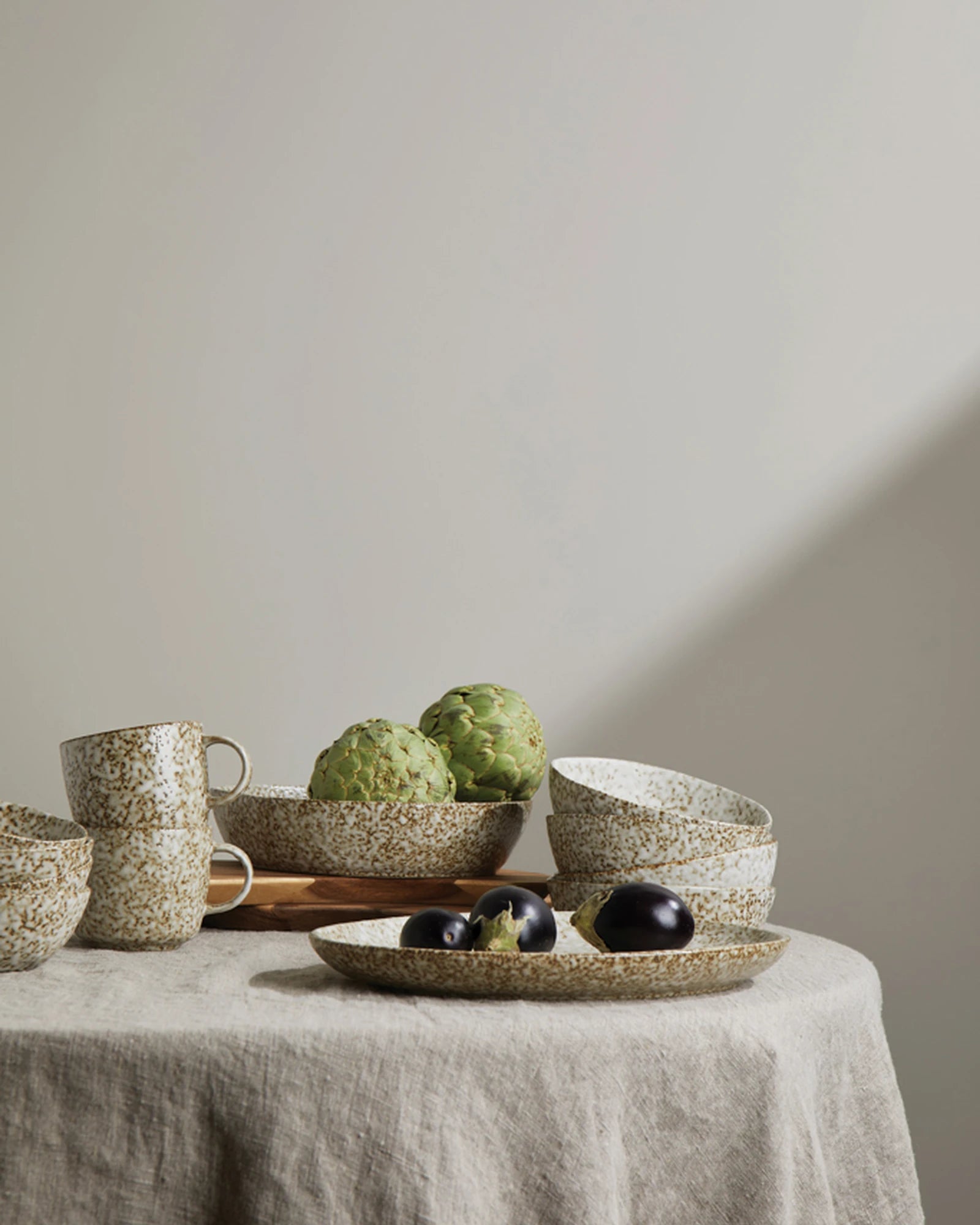 Custom stoneware serving platter Vinga Nuvem - 4