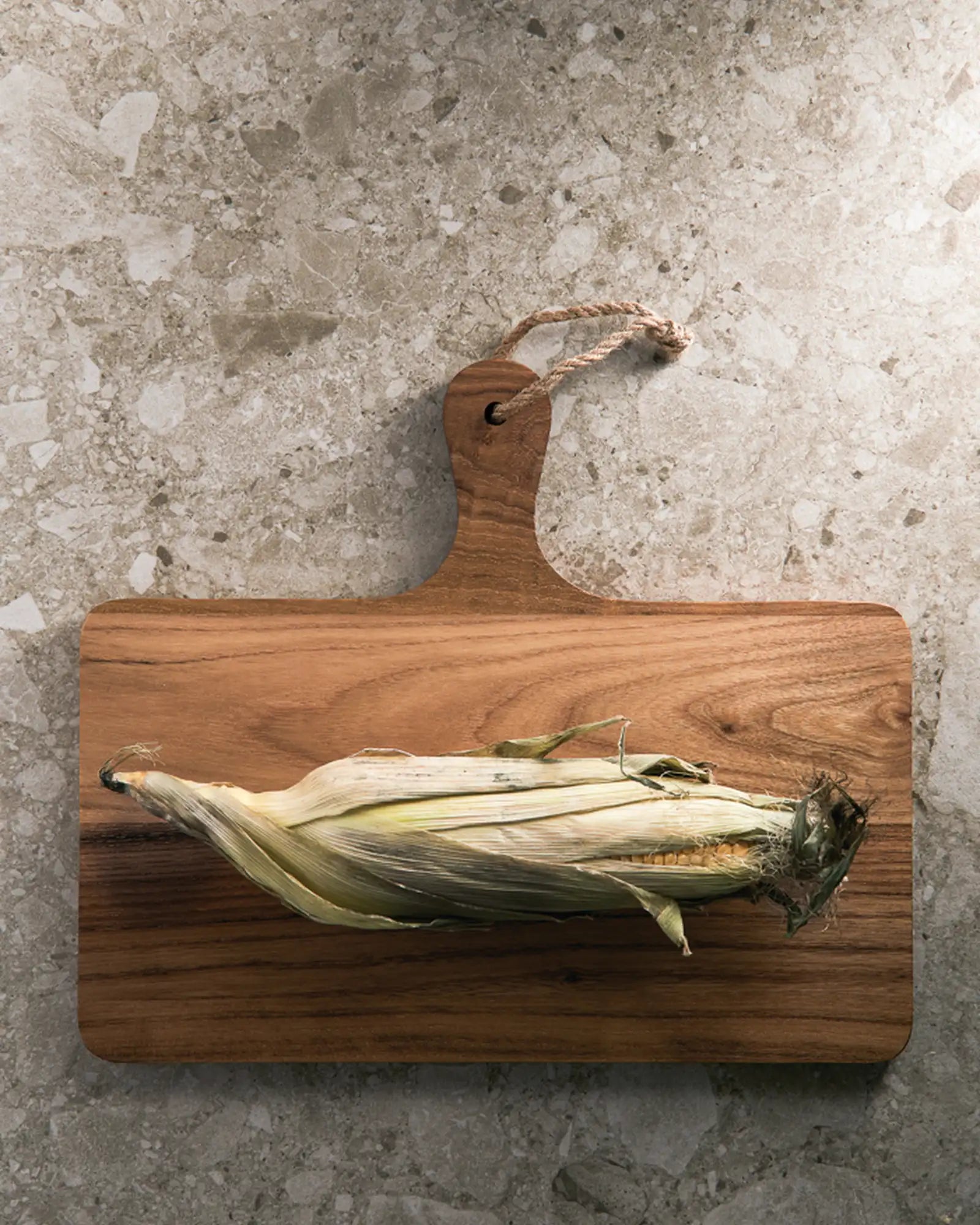 Custom FSC certified wood serving board Vinga Buscot - 3
