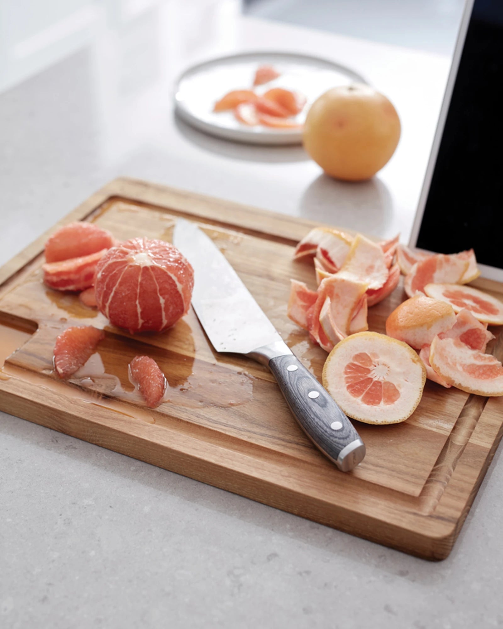 Custom FSC certified wood serving board Vinga Buscot - 4