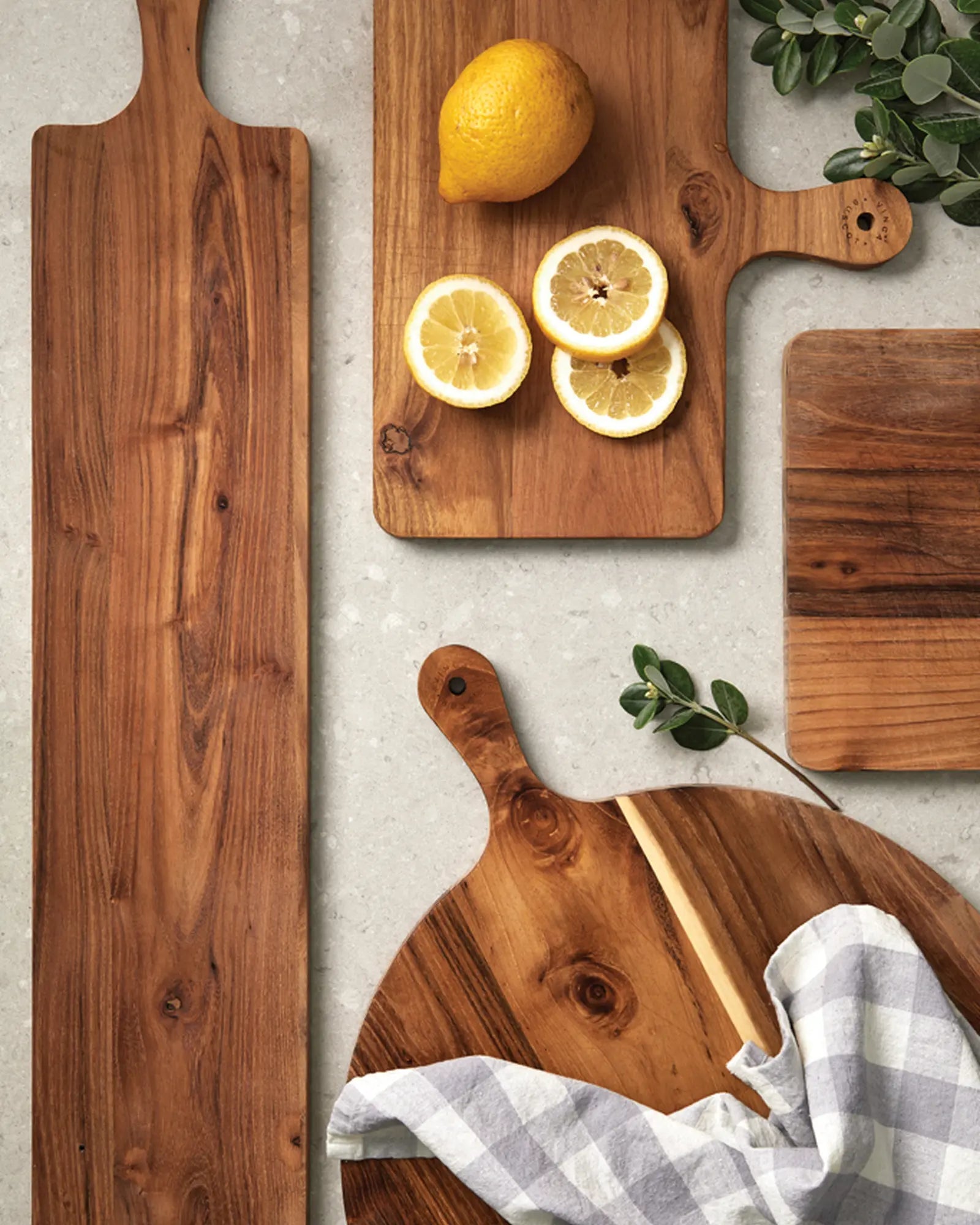 Custom FSC certified teak serving board Vinga Buscot - 5