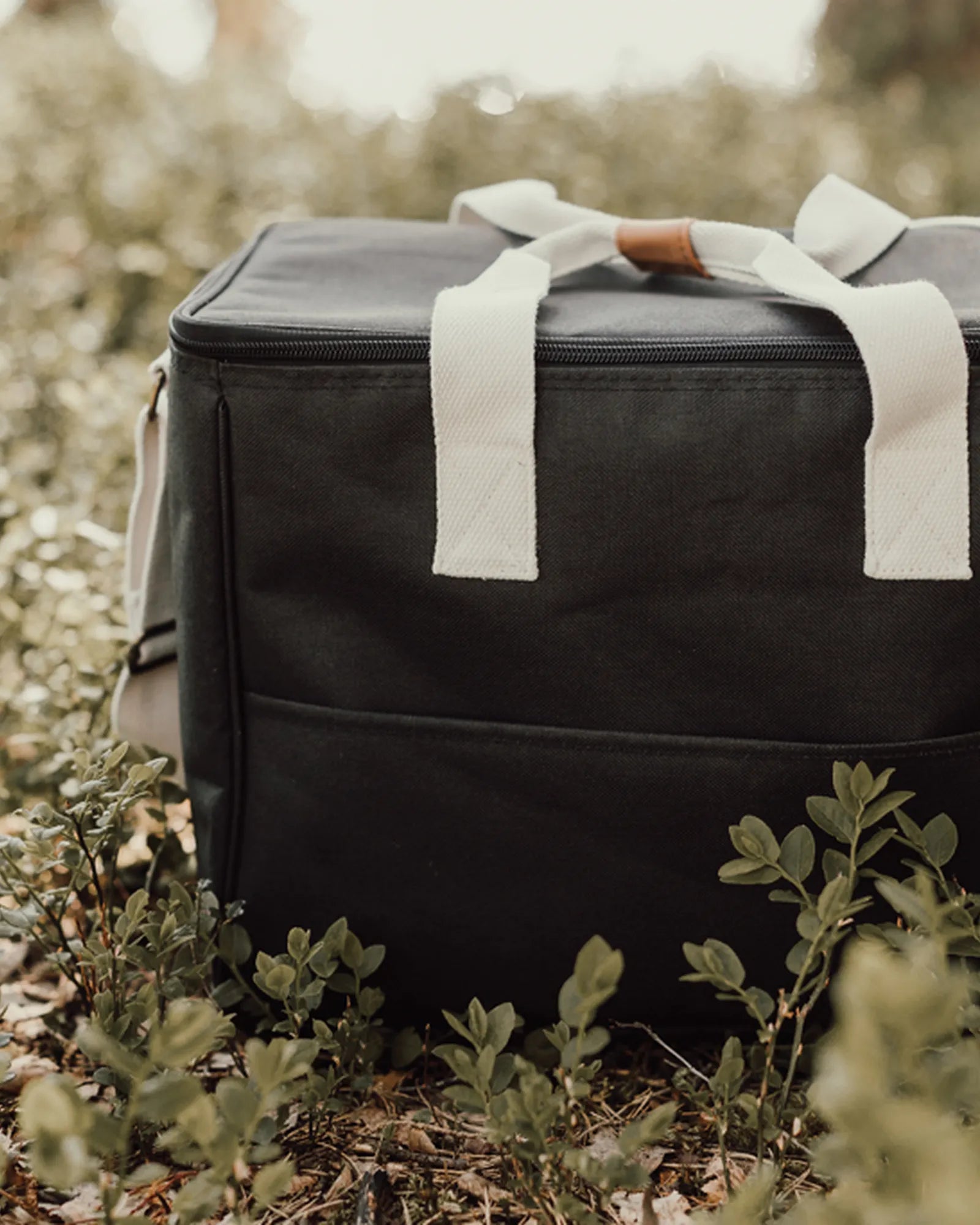 Custom insulated PET cooler bag Vinga Sortino - 5