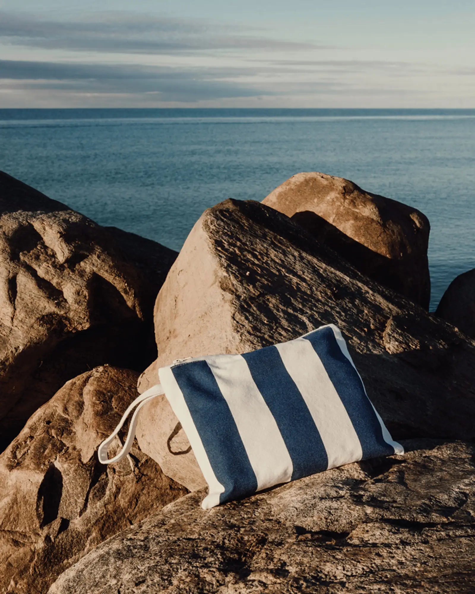 Custom recycled cotton toiletry bag Vinga Lagoa - 3